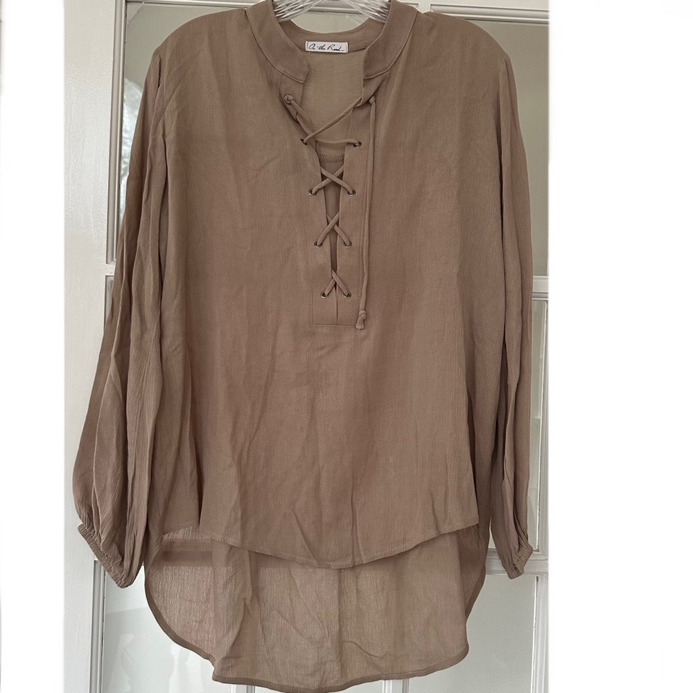 “On the Road” Khaki Top from Buckle - Small
